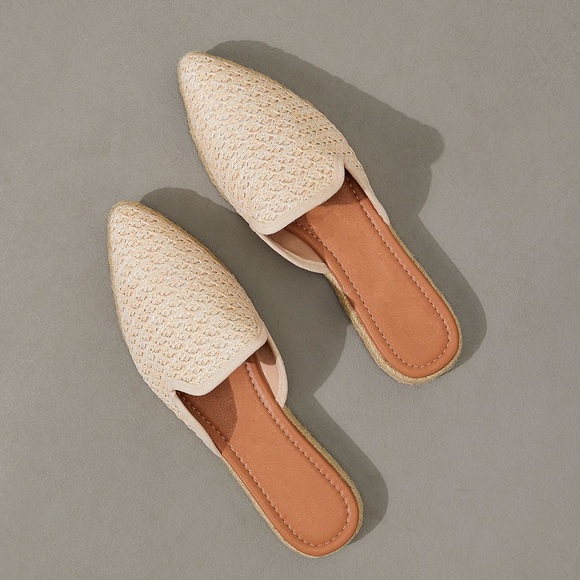 Pointed Toe Raffia Mule NWT - Picture 3 of 4